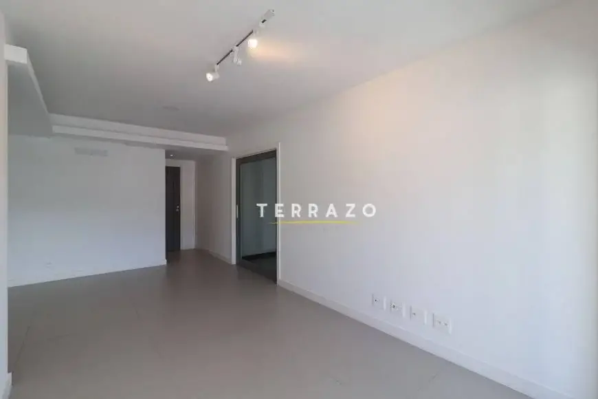 Foto 4 de Apartamento com 3 Quartos para venda ou aluguel, 128m² em Agriões, Teresópolis