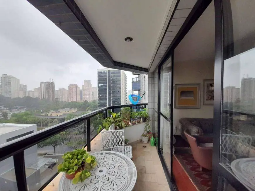 Foto 1 de Apartamento com 3 Quartos à venda, 158m² em Alphaville, Barueri
