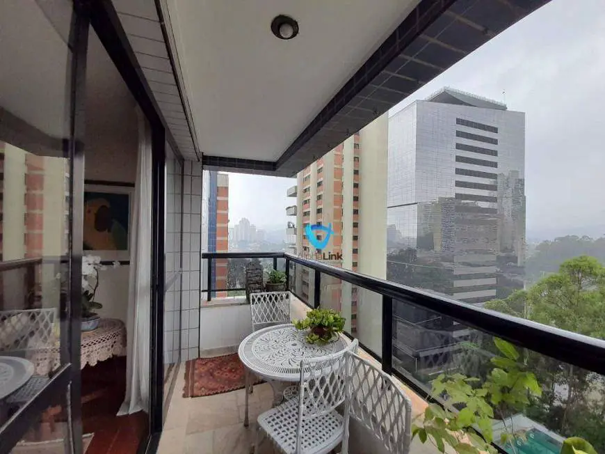 Foto 2 de Apartamento com 3 Quartos à venda, 158m² em Alphaville, Barueri