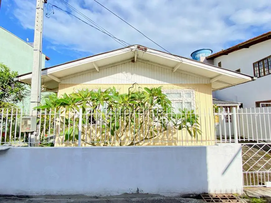 Foto 1 de Casa com 2 Quartos à venda, 180m² em Fazenda, Itajaí