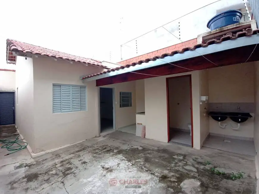 Foto 1 de Casa com 2 Quartos para alugar, 55m² em Saúde, Mogi Mirim