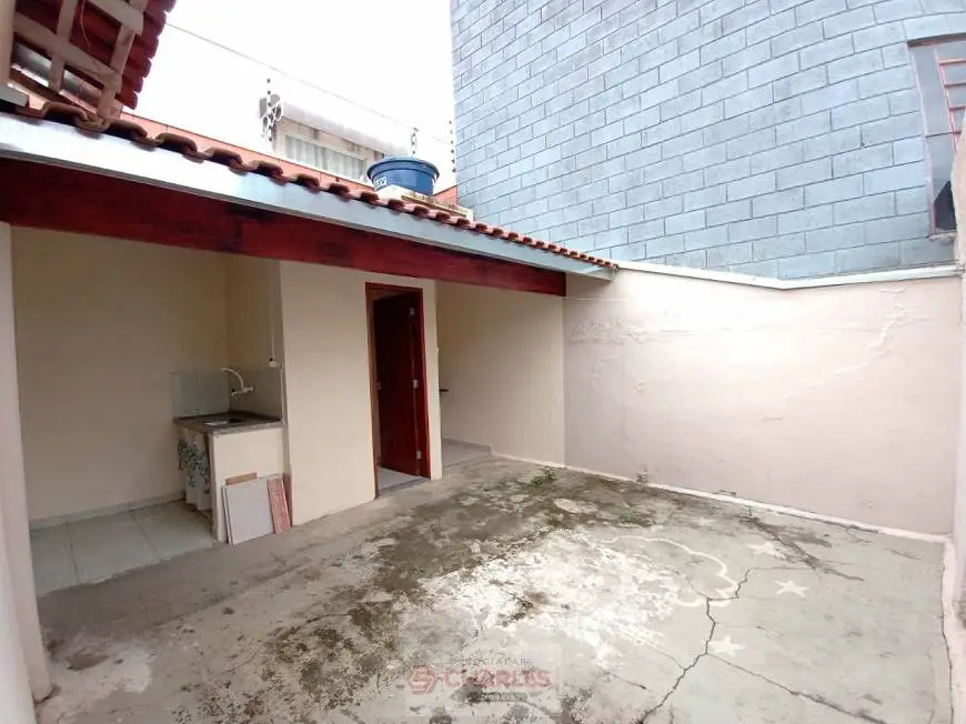 Foto 2 de Casa com 2 Quartos para alugar, 55m² em Saúde, Mogi Mirim