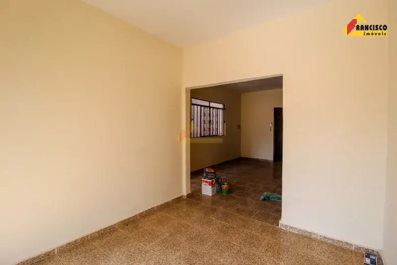 Foto 3 de Casa com 3 Quartos para alugar, 150m² em Bom Pastor, Divinópolis