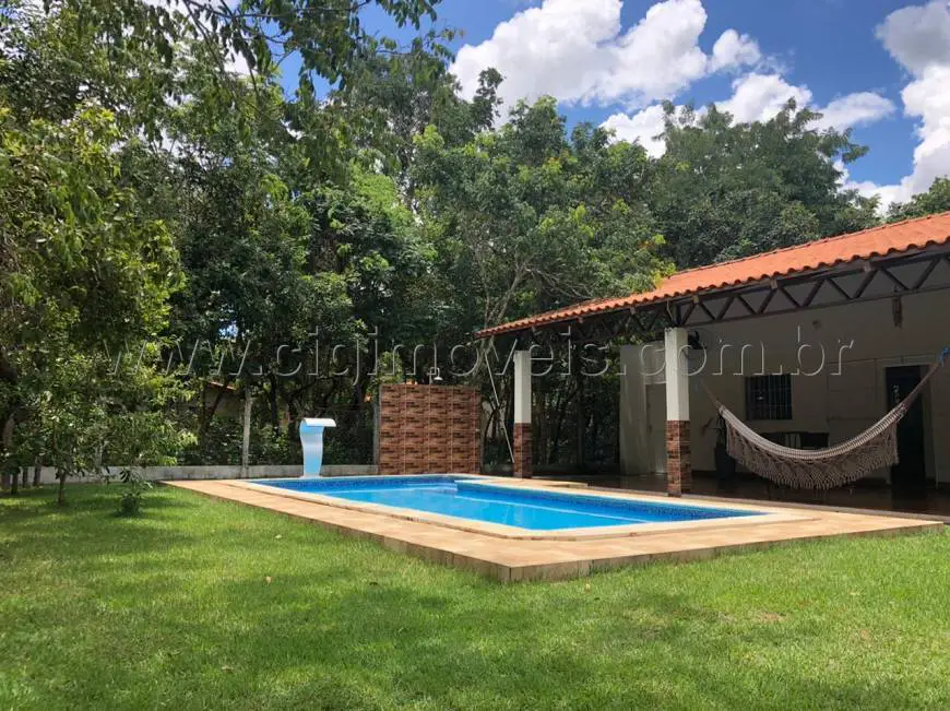 Foto 3 de Casa com 3 Quartos à venda, 500m² em Centro, Aruanã