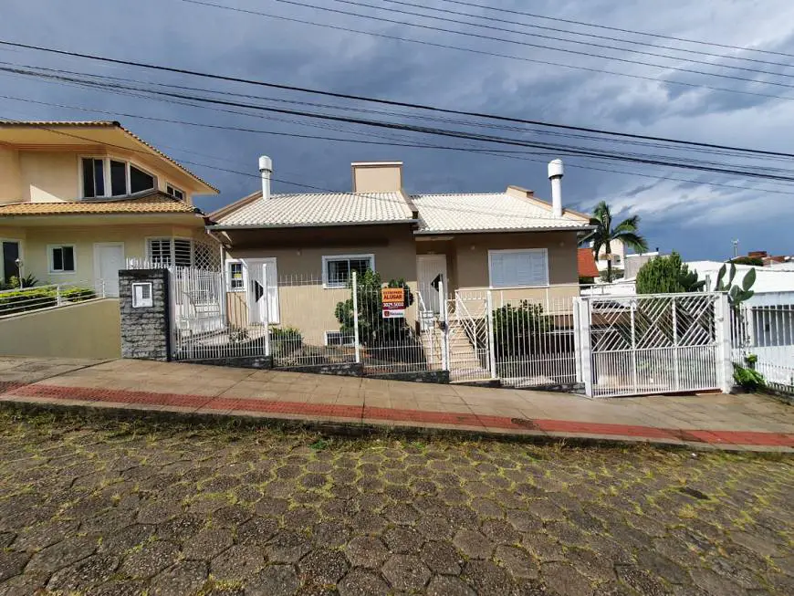 Foto 1 de Casa com 3 Quartos para alugar, 215m² em Itaguaçu, Florianópolis