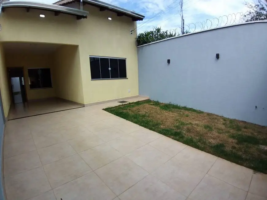 Foto 1 de Casa com 3 Quartos à venda, 108m² em Parque das Flores, Goiânia