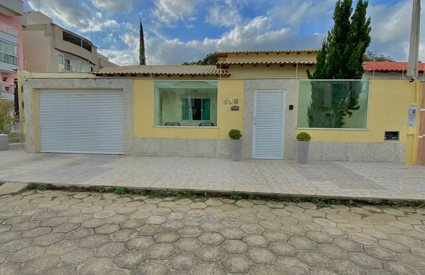 Foto 1 de Casa com 3 Quartos à venda, 170m² em Riviera, Colatina