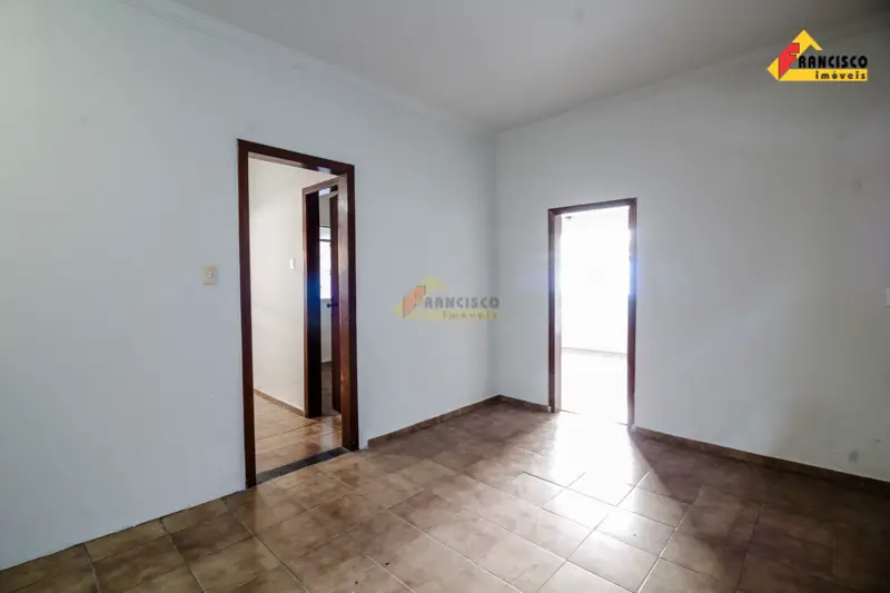 Foto 5 de Casa com 3 Quartos para alugar, 205m² em São José, Divinópolis