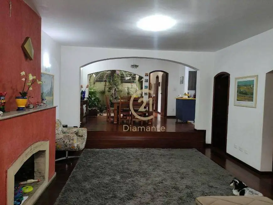Foto 1 de Casa com 4 Quartos para venda ou aluguel, 300m² em Cupecê, São Paulo