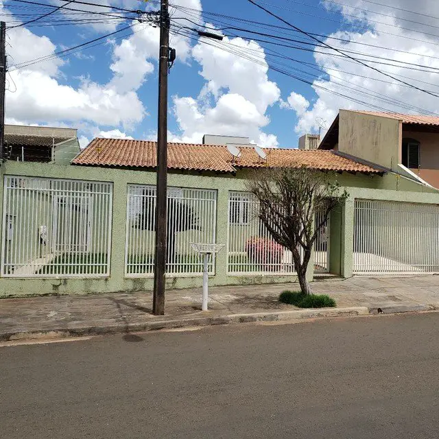 Foto 1 de Casa com 4 Quartos à venda, 156m² em Jardim Oriente, Londrina