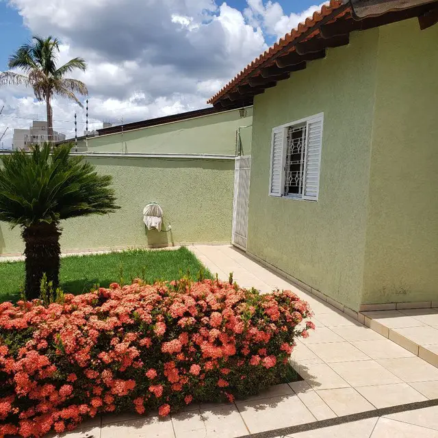 Foto 2 de Casa com 4 Quartos à venda, 156m² em Jardim Oriente, Londrina