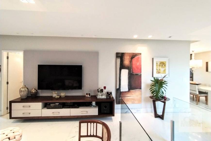 Foto 3 de Casa com 4 Quartos à venda, 215m² em Serra, Belo Horizonte