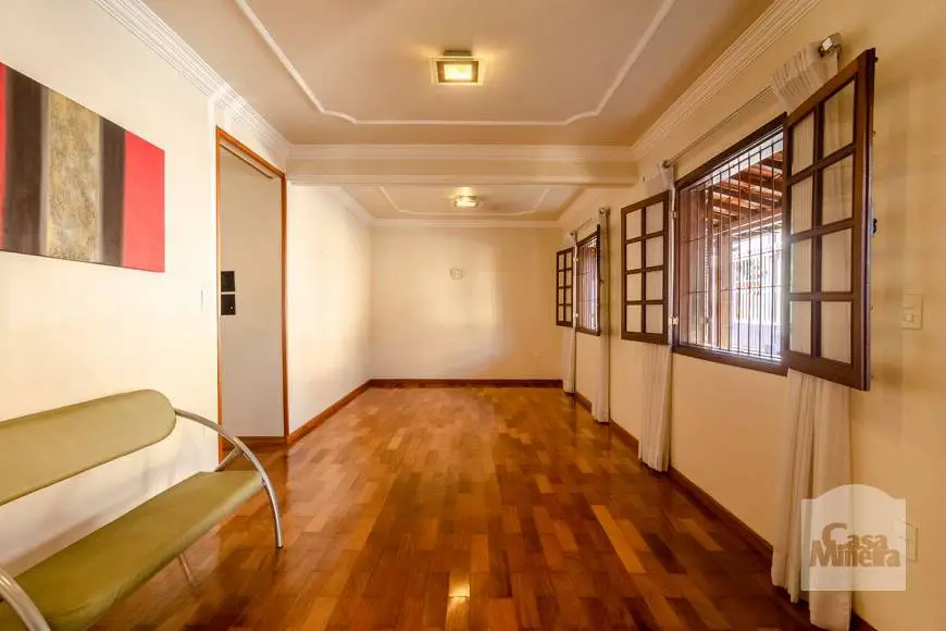 Foto 1 de Casa com 5 Quartos à venda, 240m² em Álvaro Camargos, Belo Horizonte