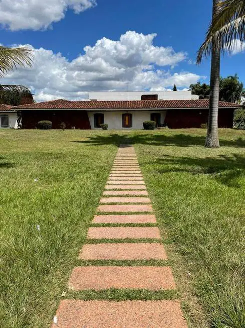 Foto 1 de Casa com 5 Quartos para alugar, 400m² em Setor de Habitacoes Individuais Sul, Brasília