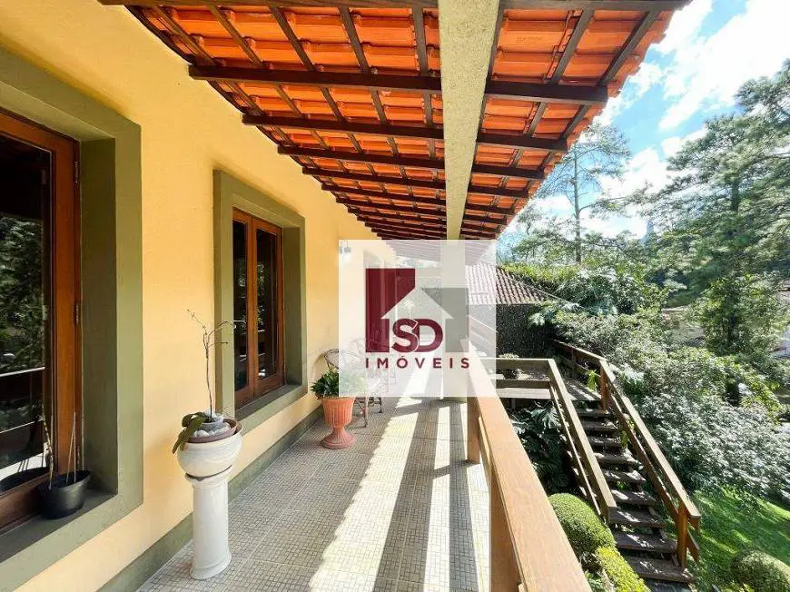 Foto 5 de Casa de Condomínio com 4 Quartos à venda, 285m² em Carlos Guinle, Teresópolis