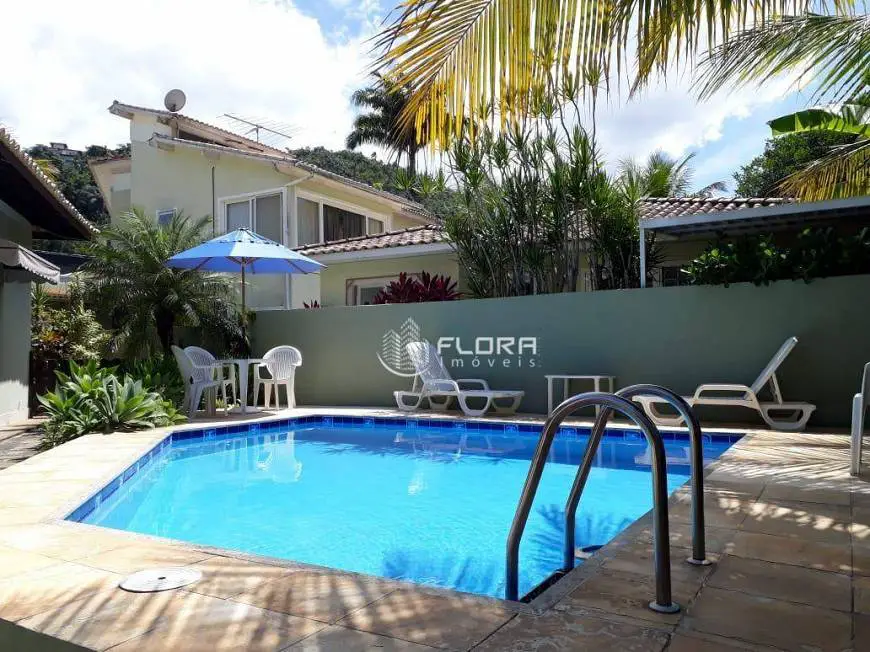 Foto 1 de Casa de Condomínio com 4 Quartos à venda, 260m² em Piratininga, Niterói