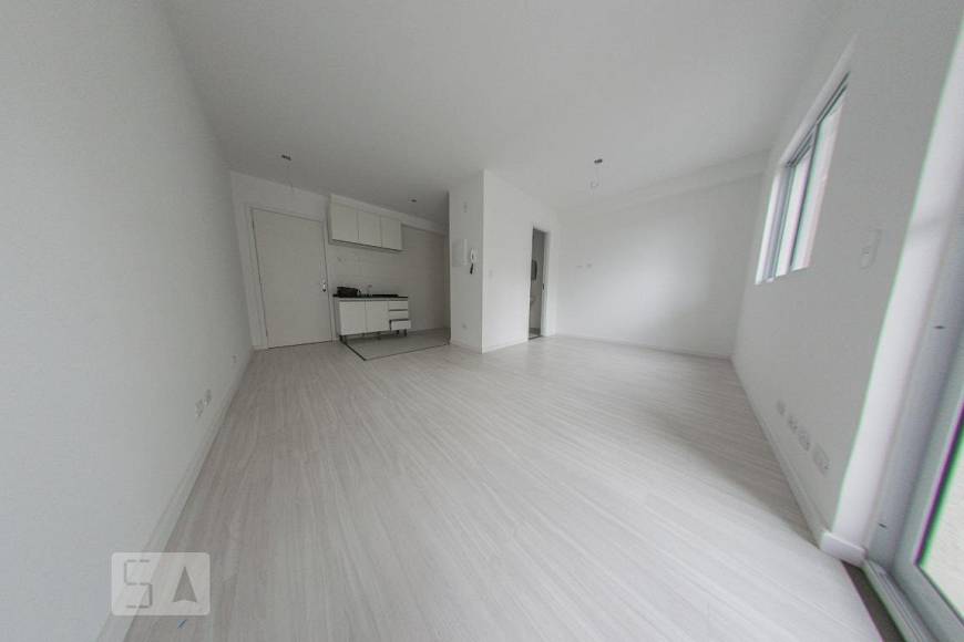 Foto 2 de Apartamento com 1 Quarto para alugar, 30m² em Capão Raso, Curitiba