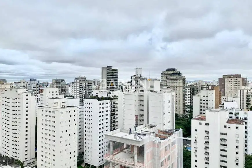 Foto 3 de Apartamento com 2 Quartos à venda, 134m² em Vila Nova Conceição, São Paulo