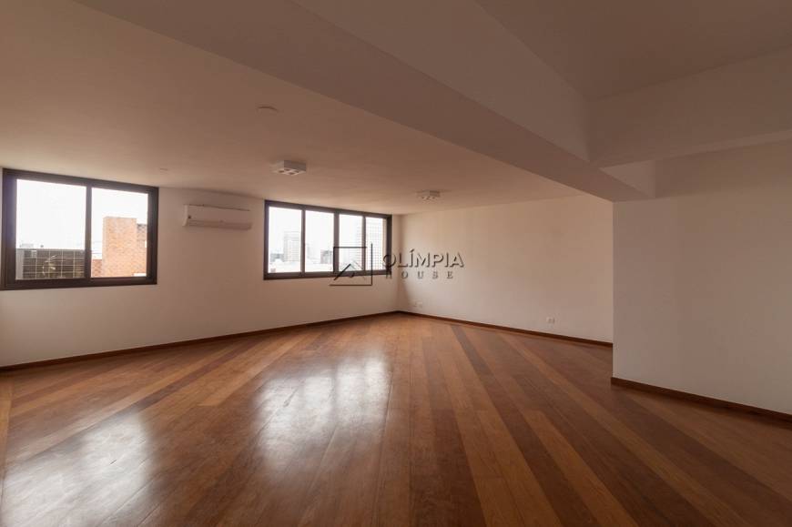 Foto 2 de Apartamento com 3 Quartos para alugar, 144m² em Jardim Europa, São Paulo