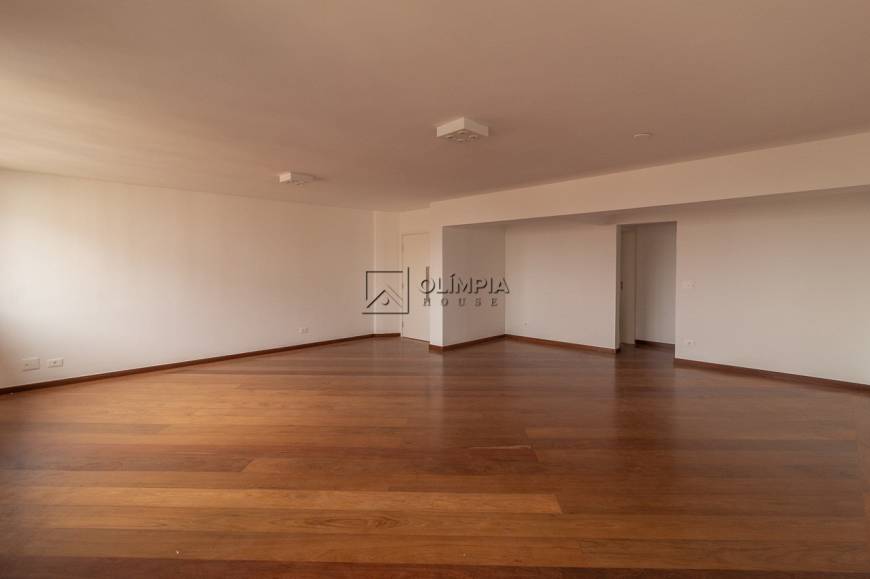 Foto 4 de Apartamento com 3 Quartos para alugar, 144m² em Jardim Europa, São Paulo