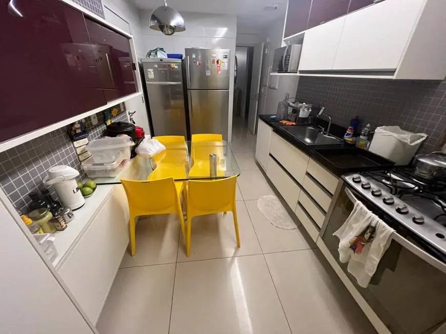 Foto 1 de Apartamento com 4 Quartos à venda, 140m² em Madalena, Recife