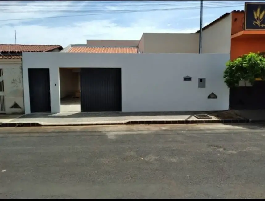 Foto 1 de Casa com 2 Quartos à venda, 100m² em Barcelona, Serra