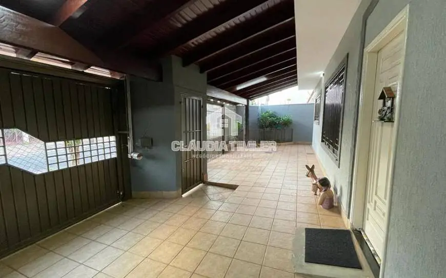 Foto 2 de Casa com 2 Quartos para alugar, 200m² em Caranda Bosque, Campo Grande