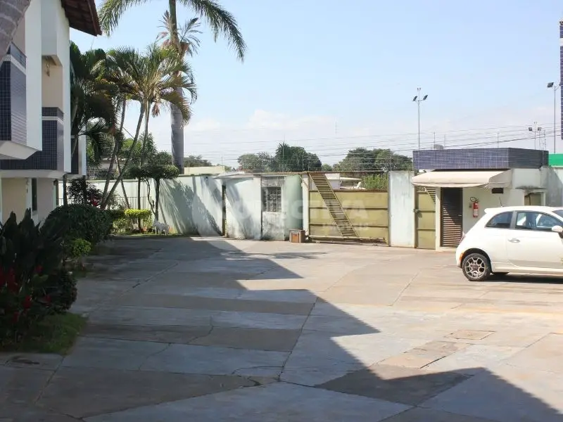 Foto 3 de Casa de Condomínio com 5 Quartos à venda, 130m² em Santa Genoveva, Goiânia
