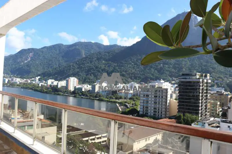 Foto 2 de Cobertura com 5 Quartos à venda, 450m² em Lagoa, Rio de Janeiro