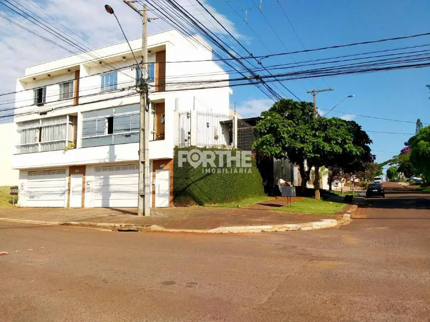 Foto 1 de Sobrado com 3 Quartos à venda, 259m² em Country, Cascavel
