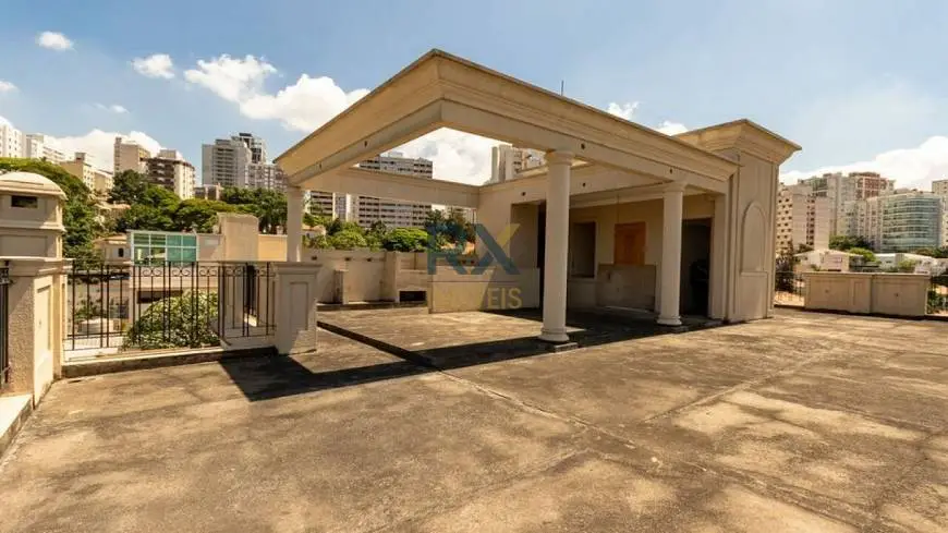 Foto 4 de Sobrado com 6 Quartos à venda, 1070m² em Pacaembu, São Paulo