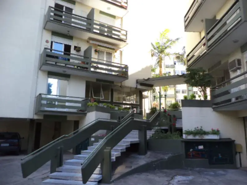 Foto 1 de Apartamento com 1 Quarto para alugar, 40m² em Jardim Lindóia, Porto Alegre
