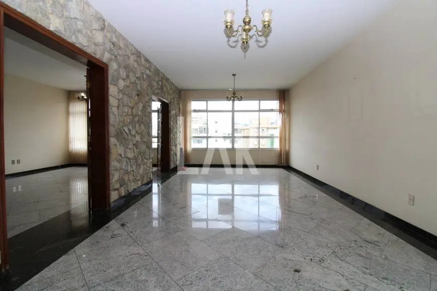 Foto 2 de Apartamento com 4 Quartos à venda, 210m² em Coração de Jesus, Belo Horizonte