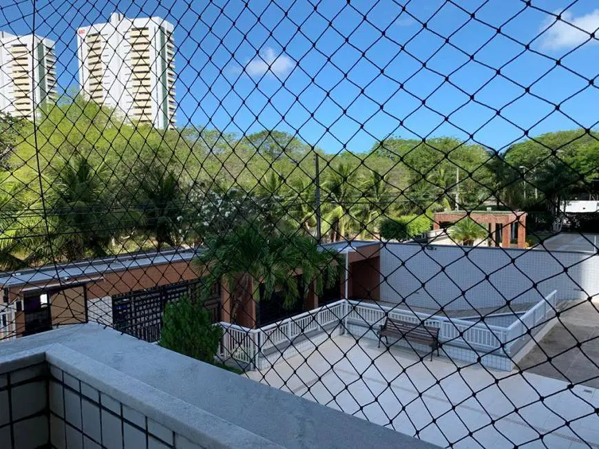 Foto 3 de Apartamento com 4 Quartos à venda, 195m² em Guararapes, Fortaleza