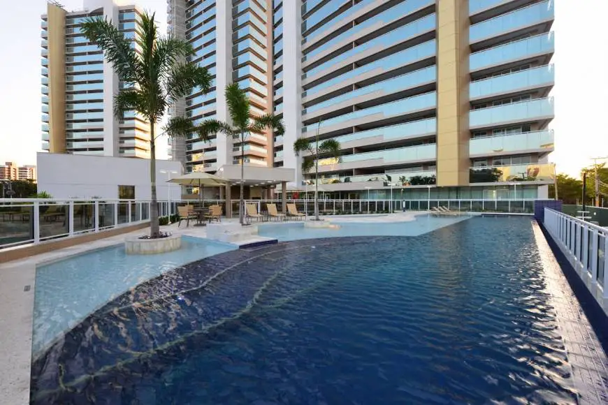 Foto 2 de Apartamento com 4 Quartos à venda, 248m² em Guararapes, Fortaleza