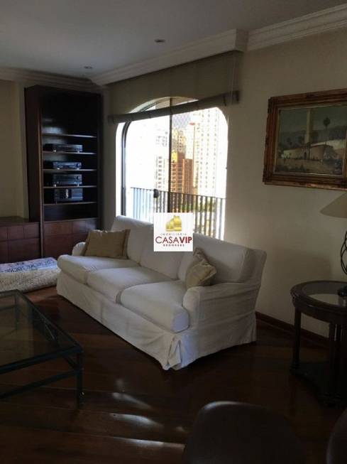 Foto 4 de Apartamento com 4 Quartos à venda, 300m² em Pacaembu, São Paulo