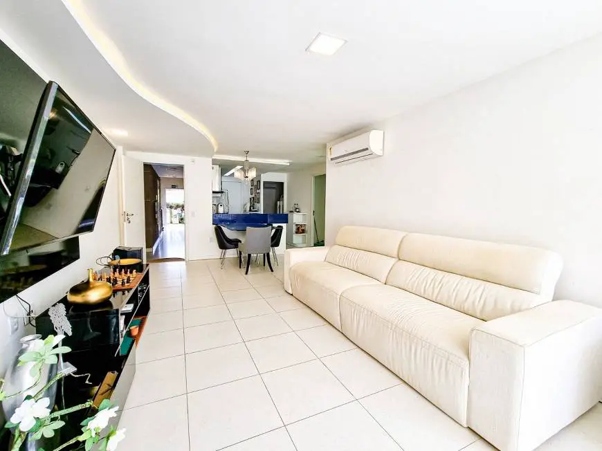 Foto 2 de Apartamento com 4 Quartos à venda, 115m² em Porto das Dunas, Aquiraz