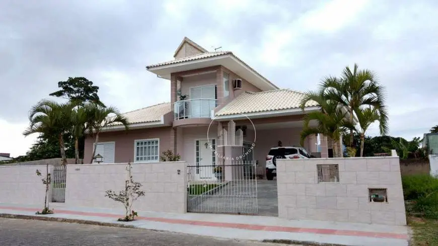 Foto 1 de Casa com 3 Quartos à venda, 141m² em Campeche, Florianópolis