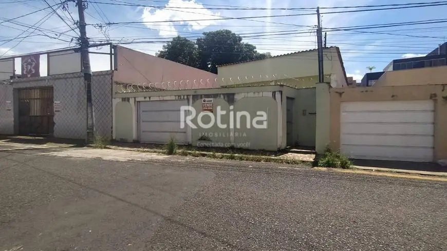 Foto 1 de Casa com 3 Quartos para alugar, 124m² em Centro, Uberlândia