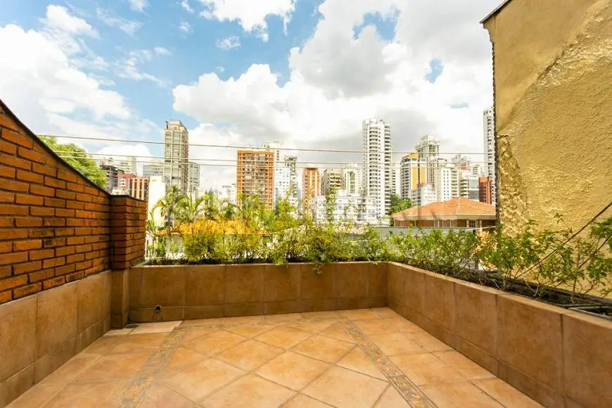 Foto 2 de Casa com 3 Quartos à venda, 174m² em Pacaembu, São Paulo