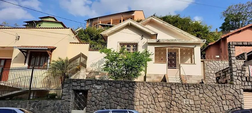 Foto 1 de Casa com 3 Quartos à venda, 150m² em Santa Catarina, Juiz de Fora