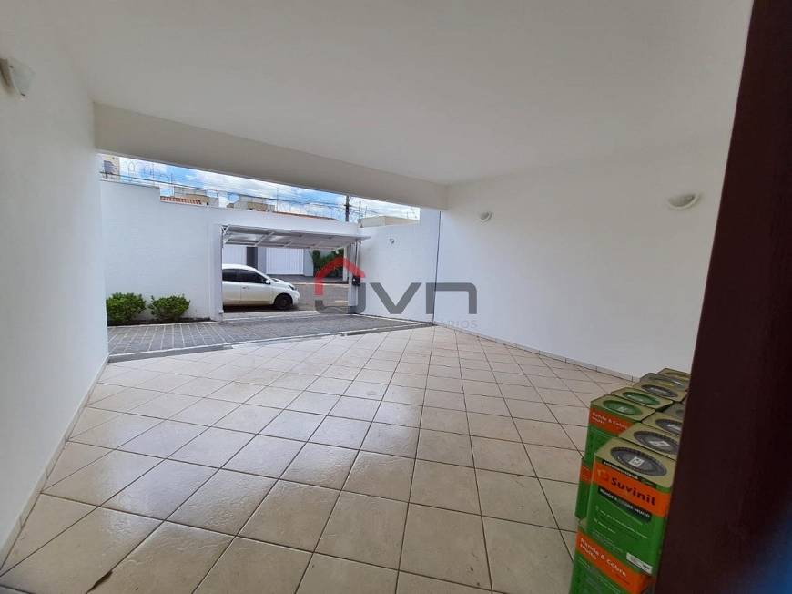Foto 2 de Casa com 3 Quartos à venda, 242m² em Santa Mônica, Uberlândia