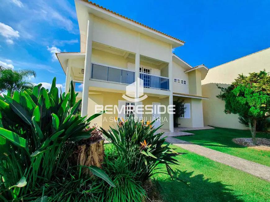 Foto 1 de Casa com 4 Quartos à venda, 630m² em Centro, Jaguaruna