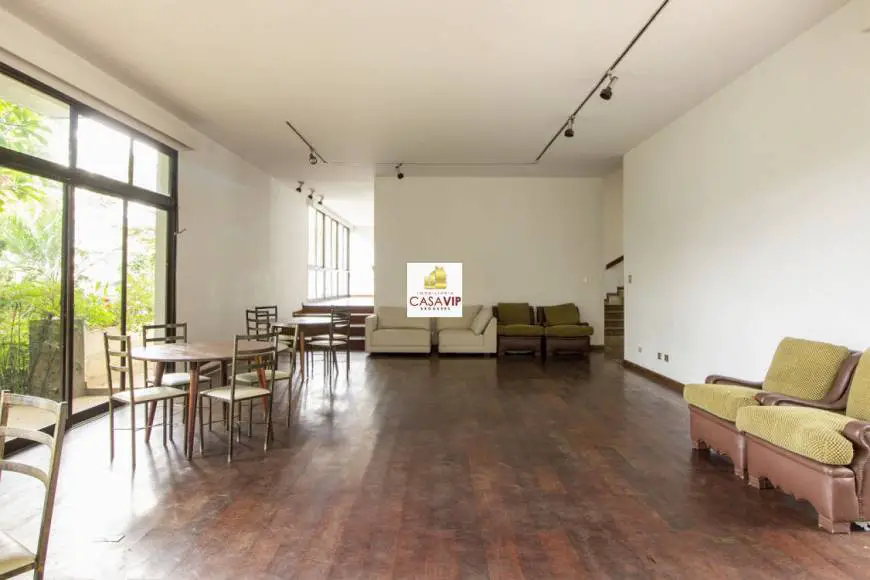 Foto 1 de Sobrado com 4 Quartos para venda ou aluguel, 608m² em Morumbi, São Paulo