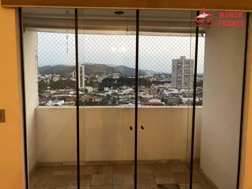 Foto 3 de Apartamento com 3 Quartos à venda, 102m² em Vila Paraiba, Guaratinguetá