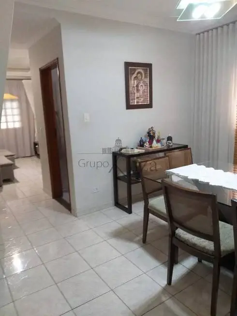 Foto 3 de Casa com 3 Quartos para alugar, 125m² em Jardim Oriente, São José dos Campos