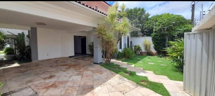 Foto 2 de Casa com 4 Quartos à venda, 350m² em Guararapes, Fortaleza