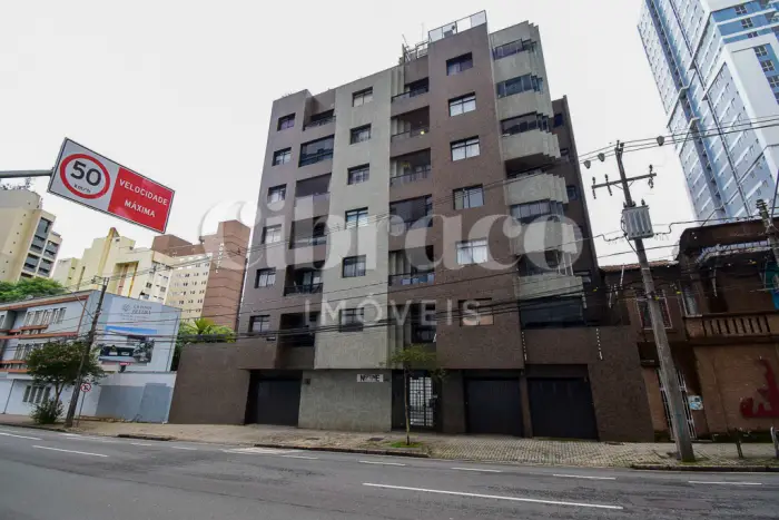 Foto 1 de Apartamento com 1 Quarto para alugar, 37m² em Centro, Curitiba