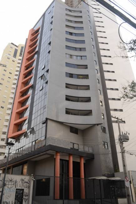 Foto 1 de Apartamento com 1 Quarto para alugar, 43m² em Centro, Curitiba