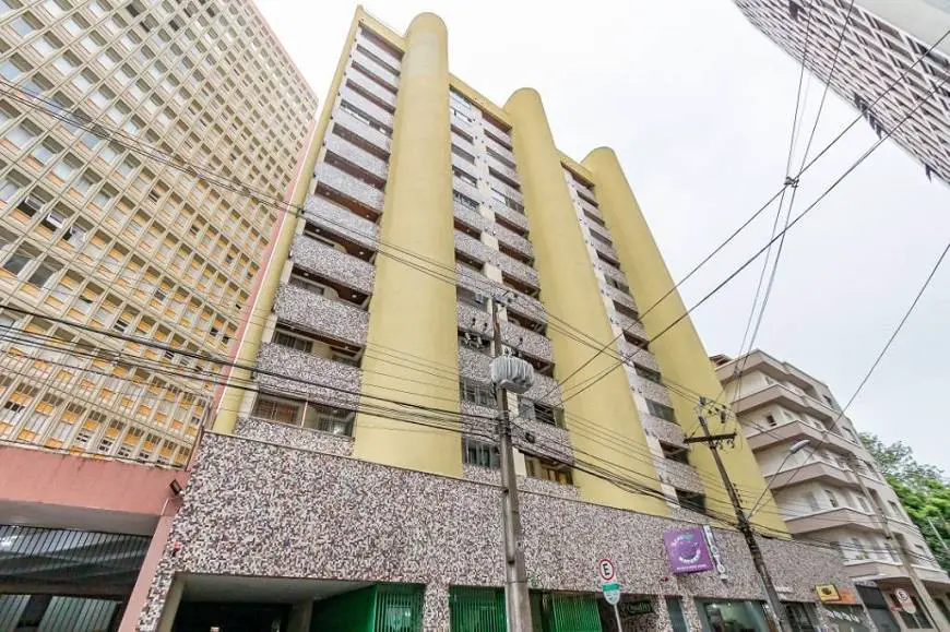 Foto 2 de Apartamento com 2 Quartos para alugar, 76m² em Centro, Curitiba